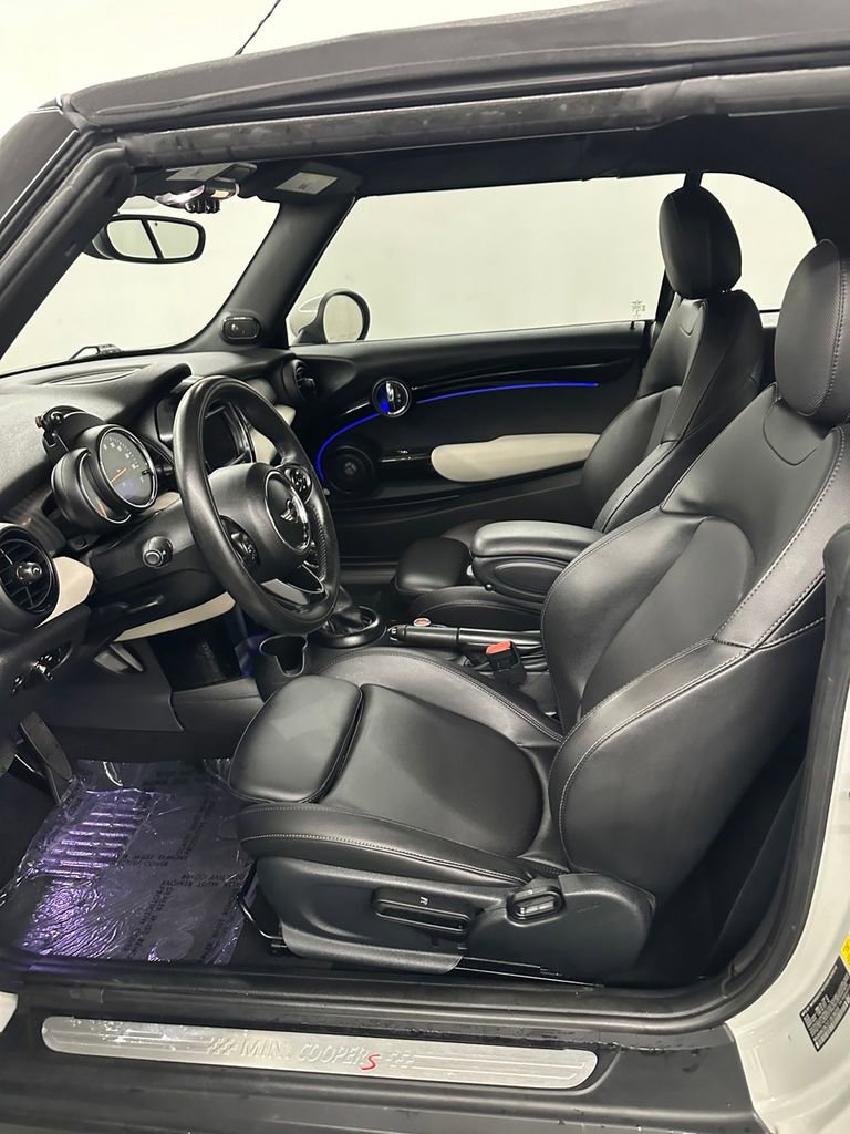 Used 2018 MINI Cooper S w/ Premium Package FWD image 11