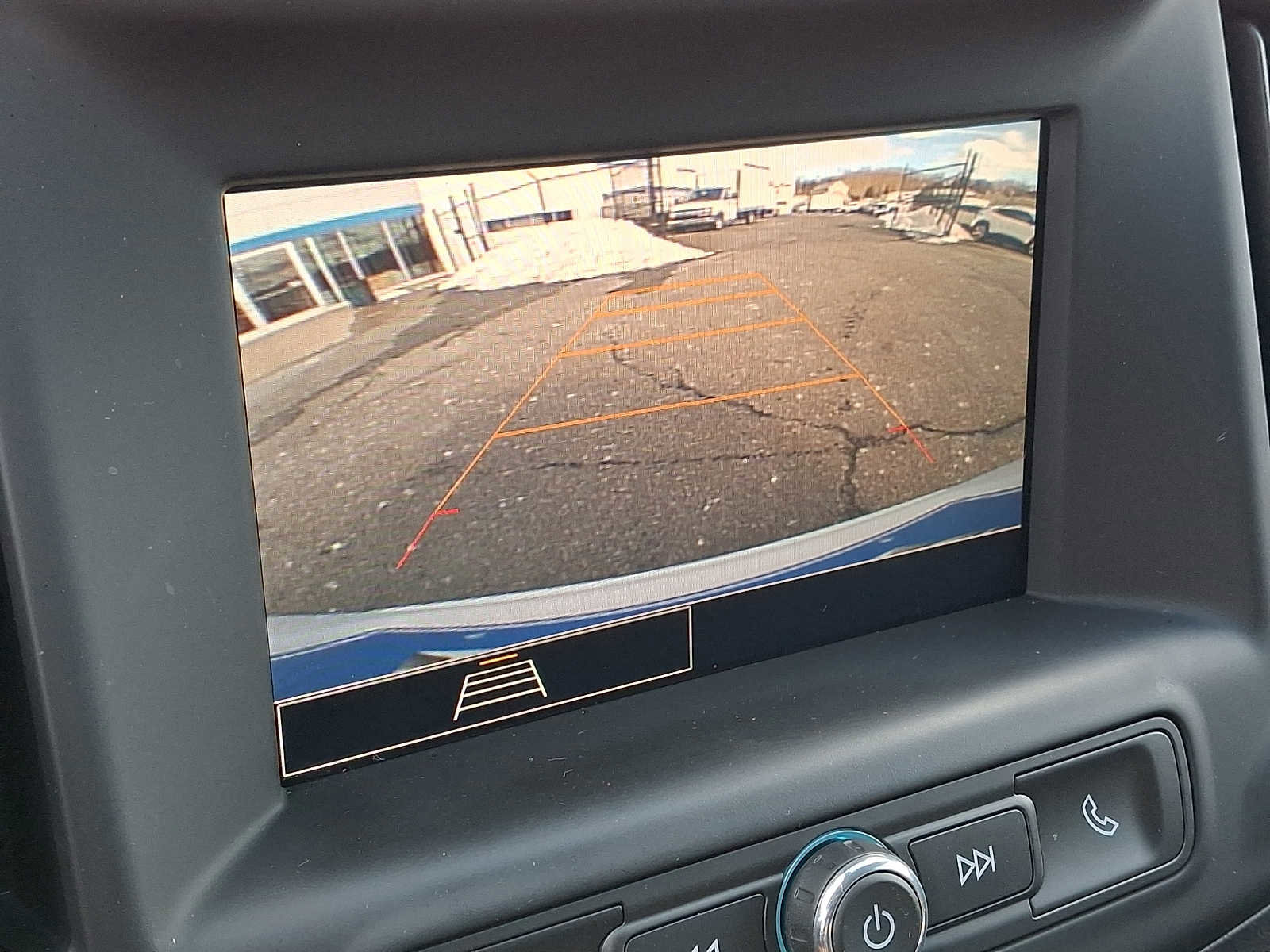 Used 2024 GMC Terrain SLE w/ Driver Convenience Package image 17