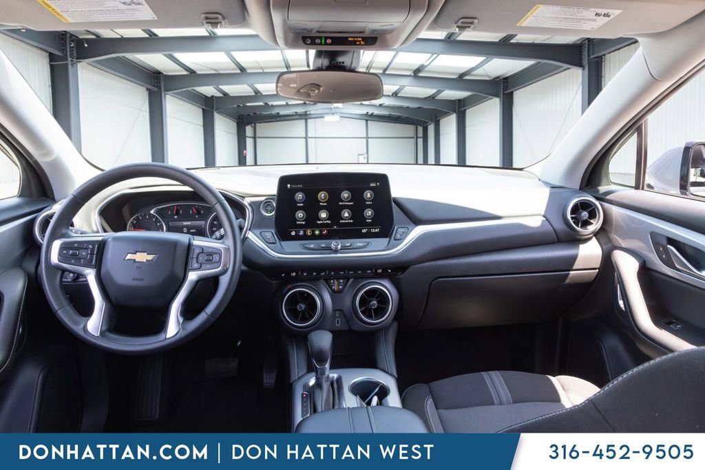 Used 2025 Chevrolet Blazer LT AWD/4WD image 4