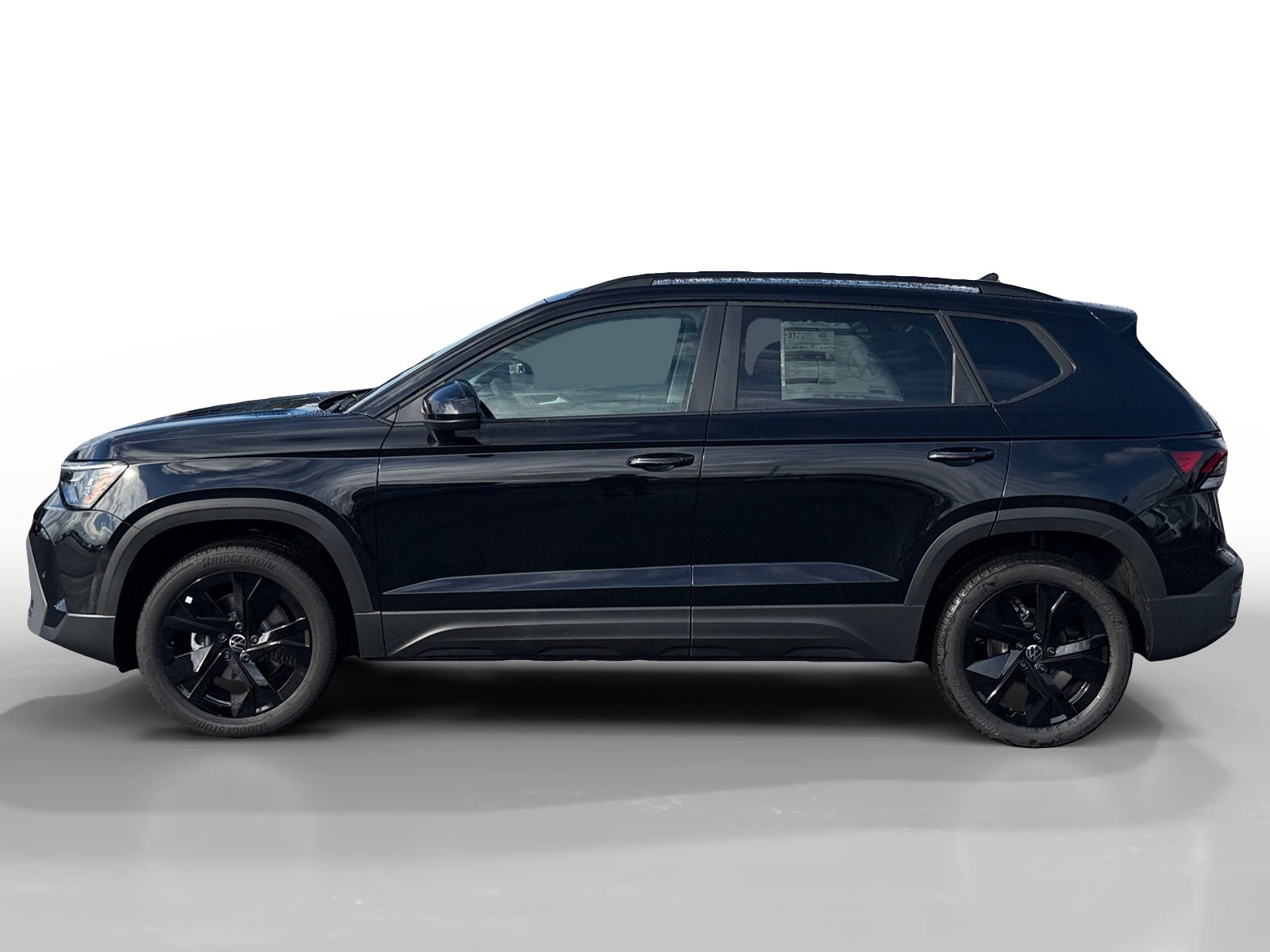 New 2026 Volkswagen Taos SE FWD image 2