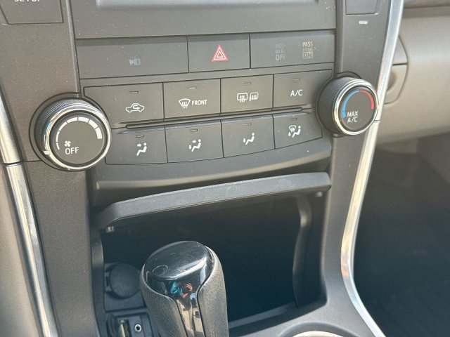 Used 2015 Toyota Camry LE FWD image 11