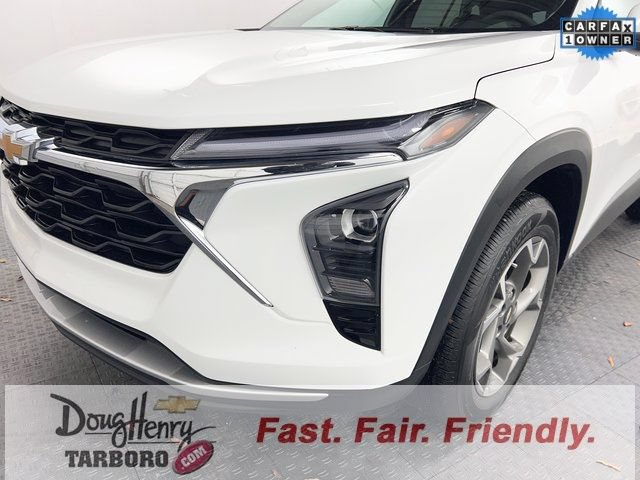 Used 2025 Chevrolet Trax LT FWD image 11
