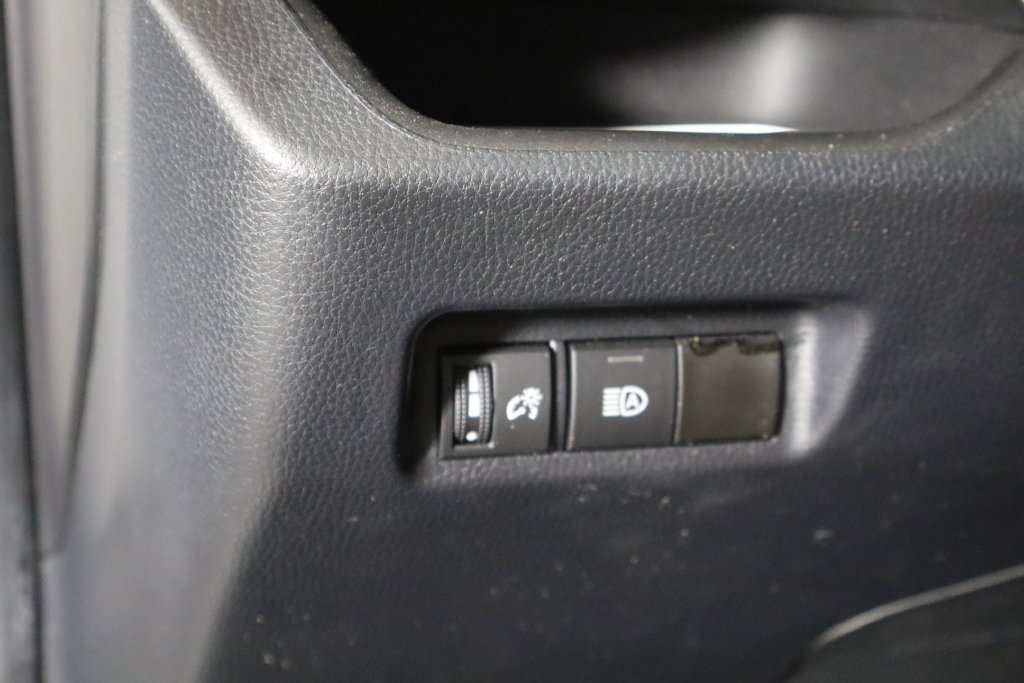 Used 2023 Toyota RAV4 XLE AWD/4WD image 22