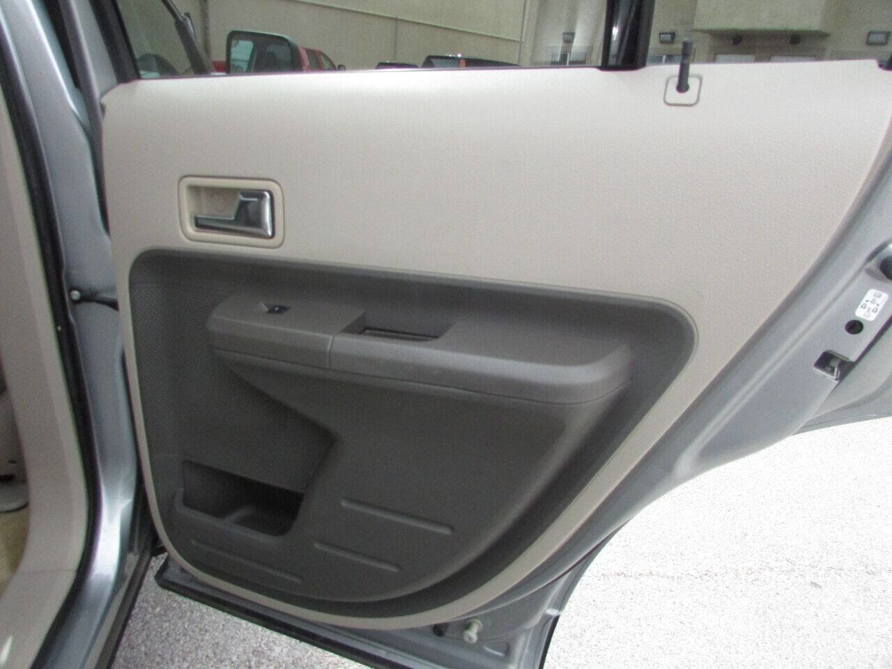 Used 2007 Ford Edge SE image 24