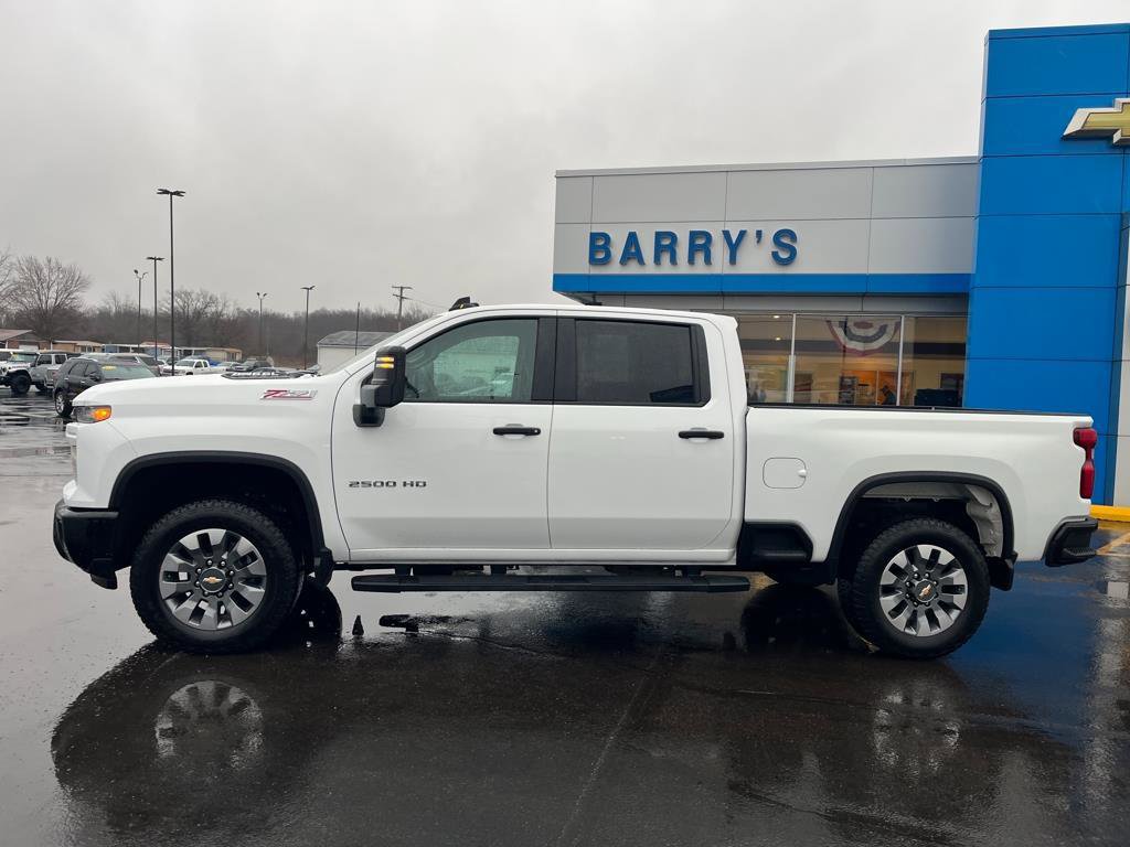 Used 2025 Chevrolet Silverado 2500 Custom w/ Custom Value Package image 2