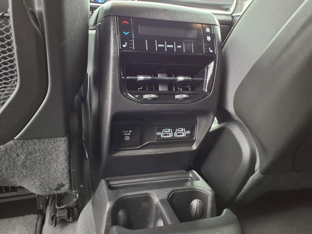 Used 2023 Jeep Grand Cherokee L Limited w/ Black Appearance Package image 24
