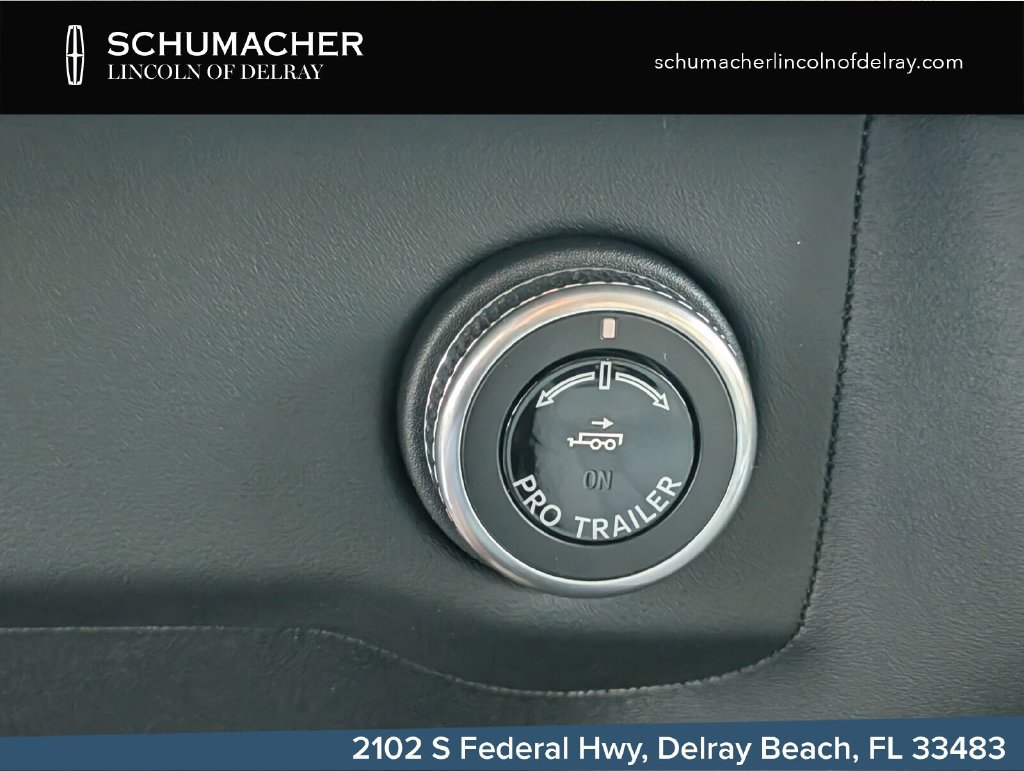 New 2026 Lincoln Navigator Premiere AWD/4WD image 23