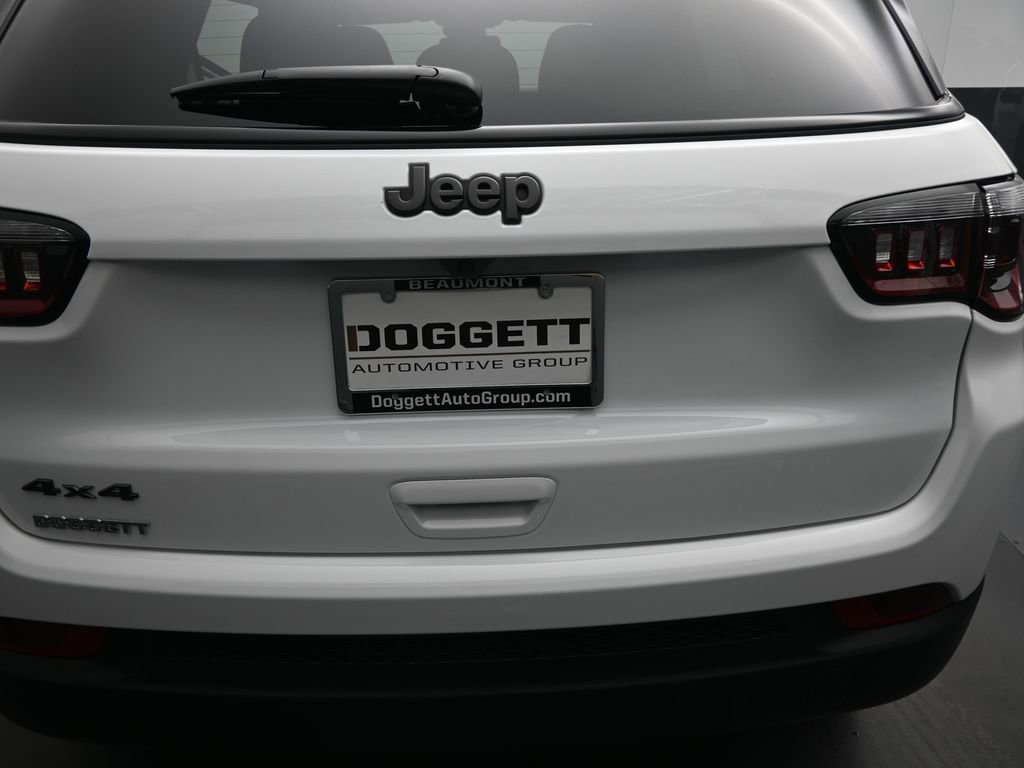 New 2026 Jeep Compass Latitude image 14