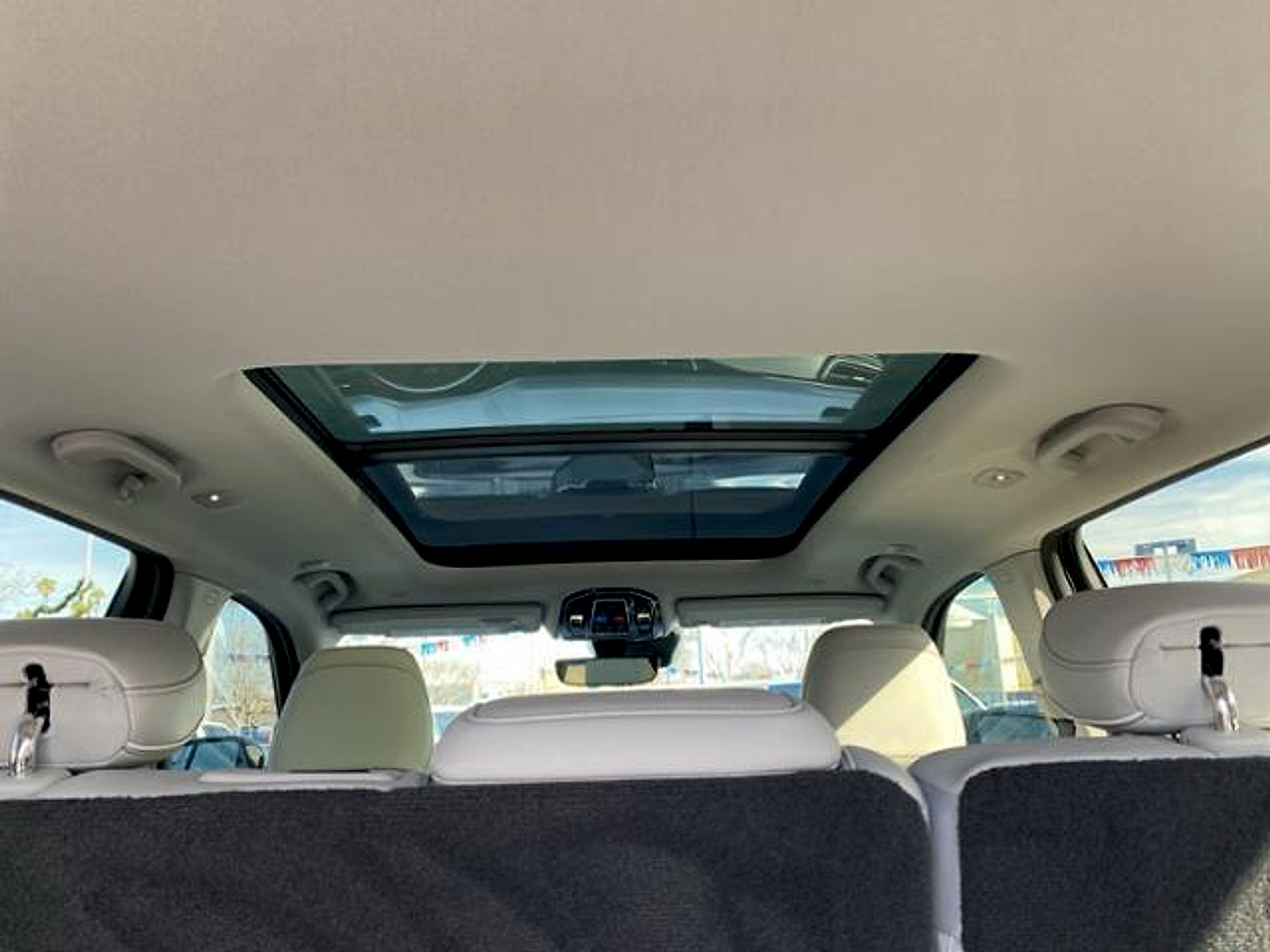 Used 2022 Jeep Grand Cherokee Overland RWD image 13