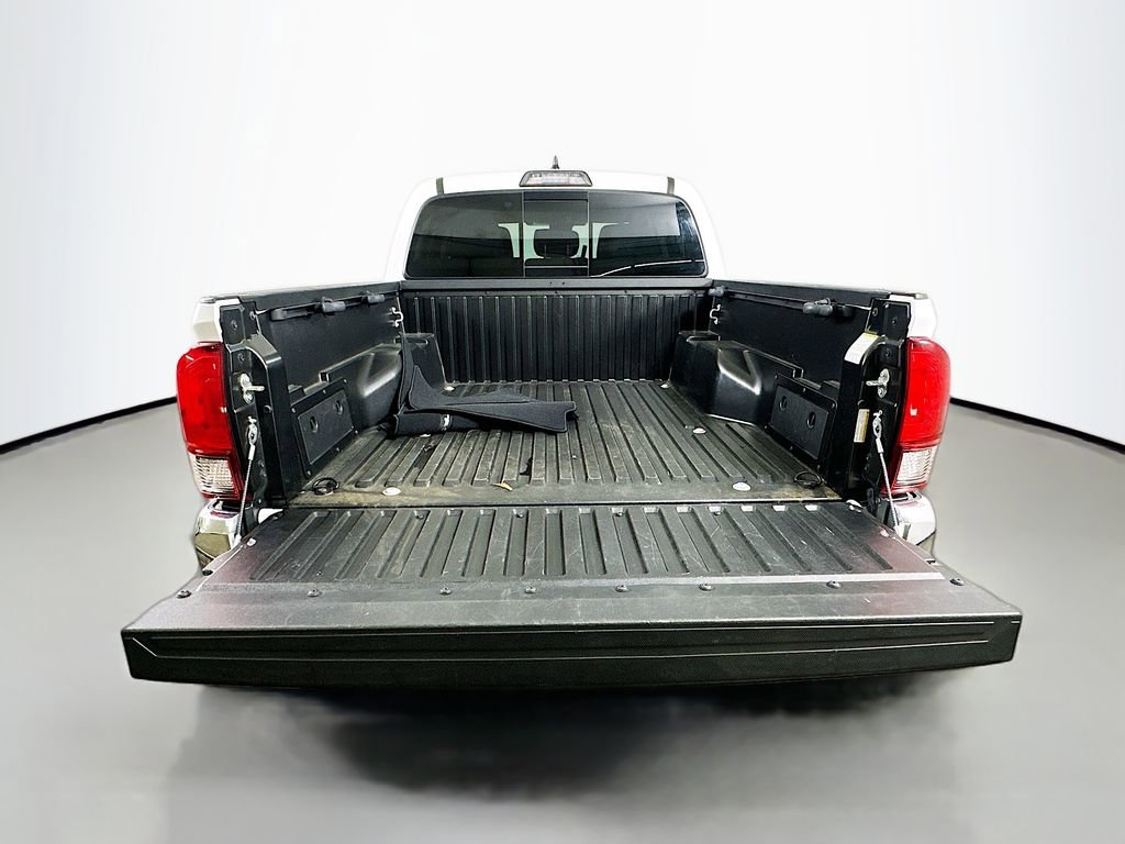 Used 2018 Toyota Tacoma SR5 image 34