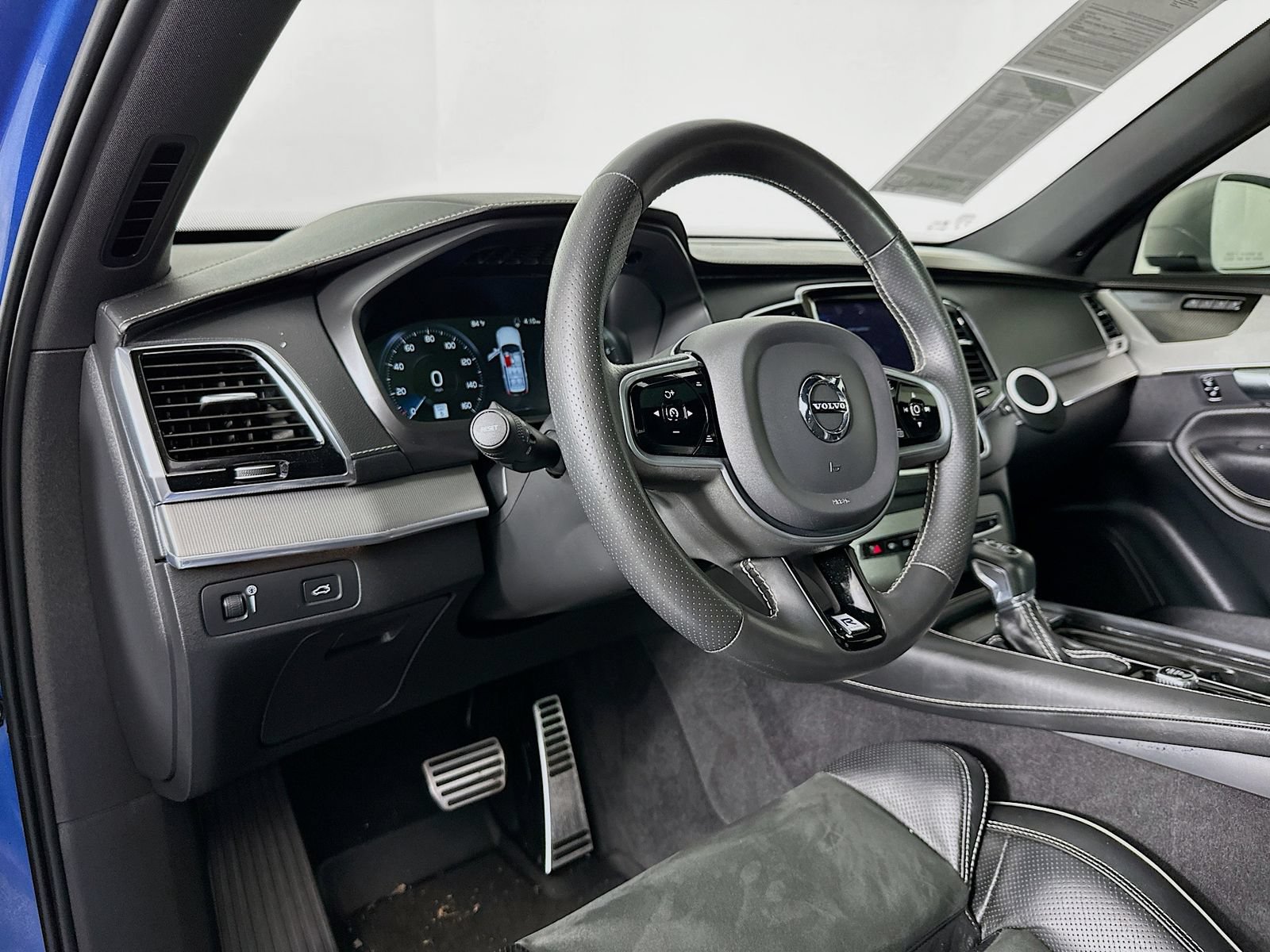 Used 2019 Volvo XC90 T6 R-Design w/ Protection Package AWD/4WD image 10
