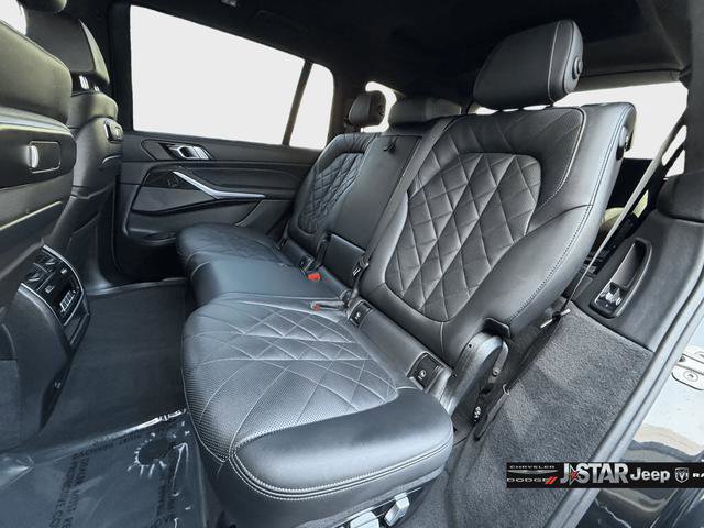 Used 2025 BMW X7 xDrive40i w/ M Sport Package image 26
