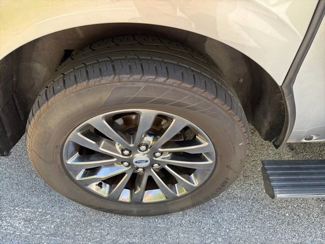 Used 2021 Ford Expedition Max Limited AWD/4WD image 11