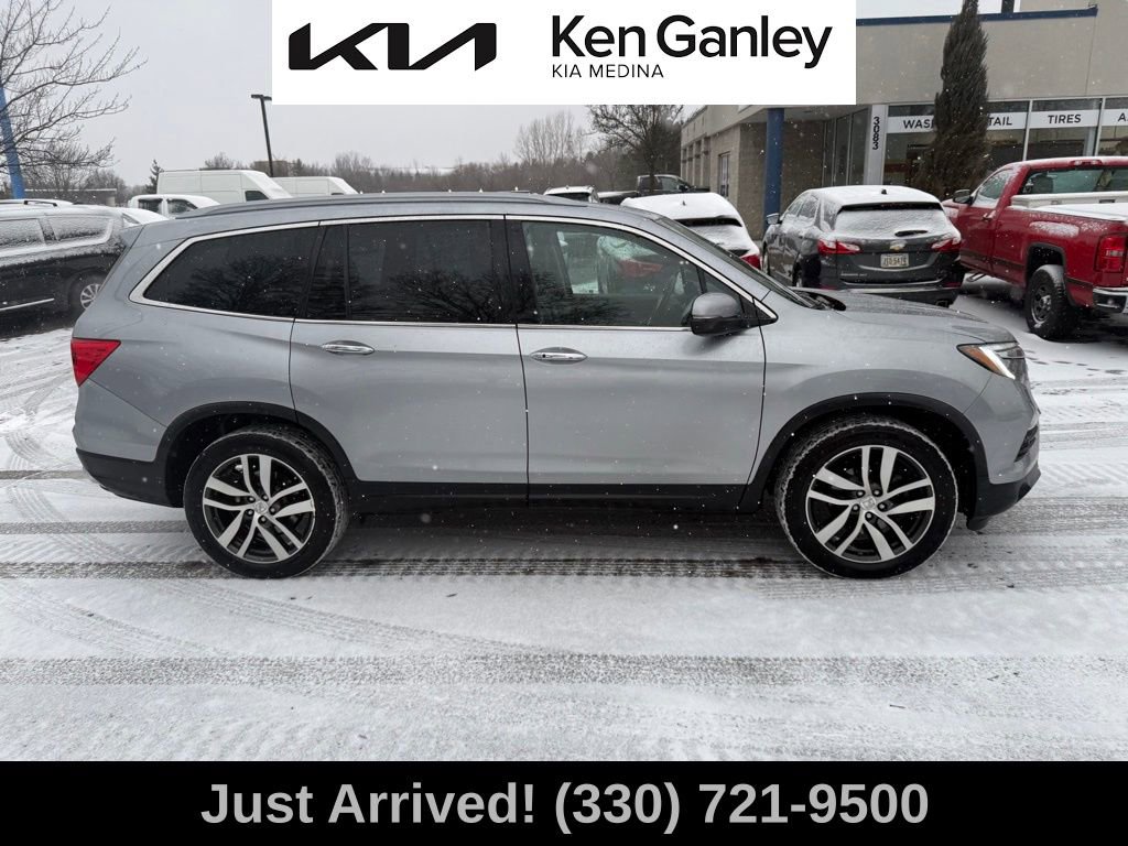 Used 2017 Honda Pilot Elite image 4