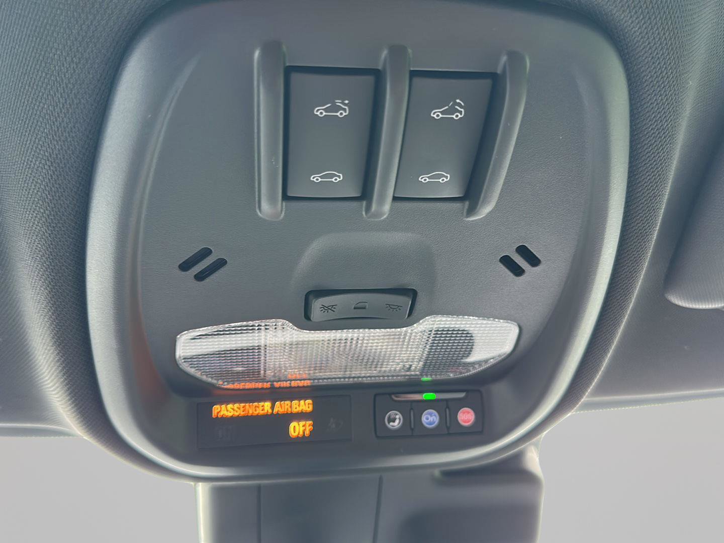 Used 2024 Chevrolet Trax RS w/ Sunroof Package image 18