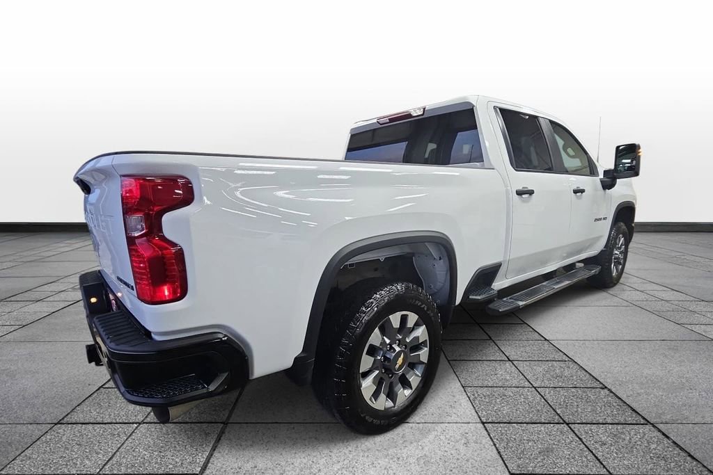 Used 2024 Chevrolet Silverado 2500 Custom w/ Custom Value Package image 5