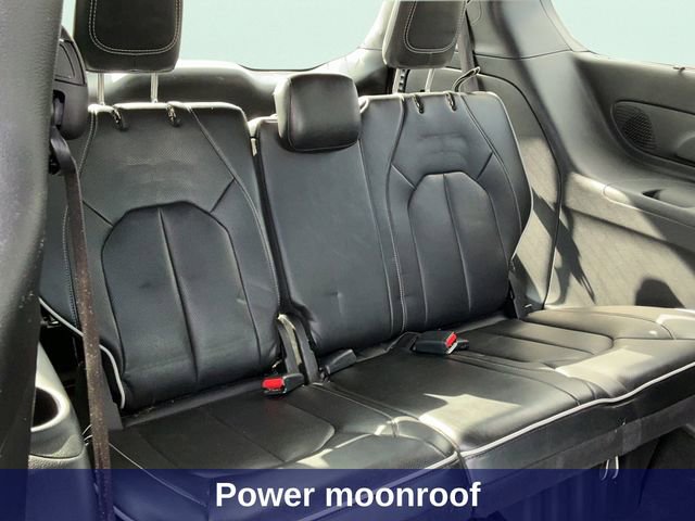 Used 2025 Chrysler Pacifica Limited image 24