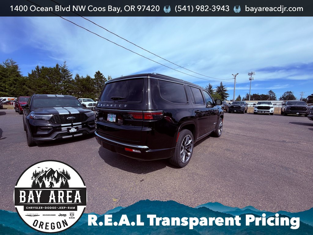 Used 2025 Jeep Wagoneer Series III w/ Premium Group I AWD/4WD image 5