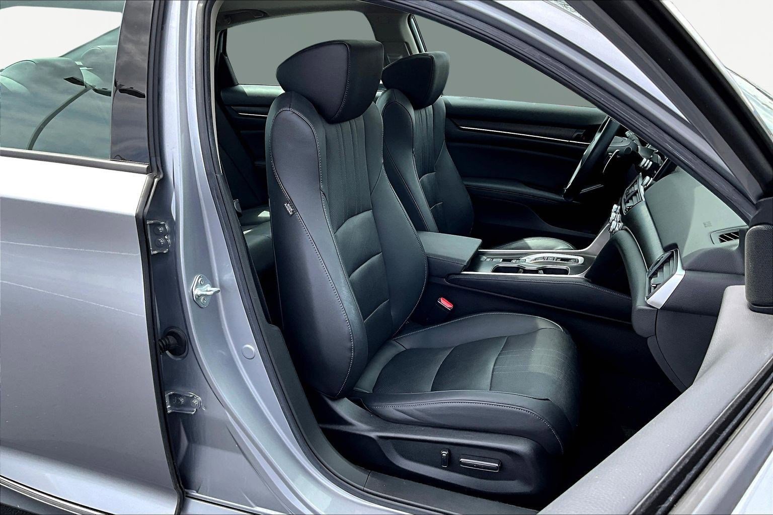Used 2021 Honda Accord Touring image 34