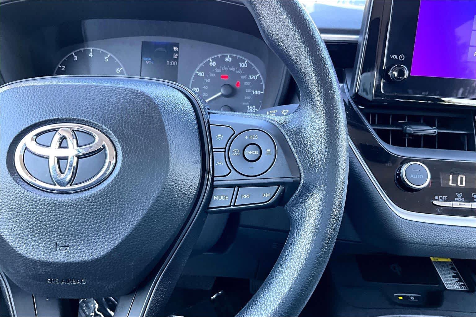 Used 2025 Toyota Corolla LE w/ LE Premium Package FWD image 24