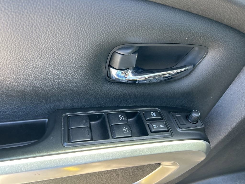 Certified 2024 Nissan Titan SV w/ SV Convenience Package image 20