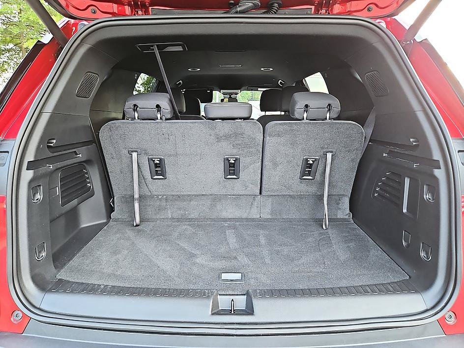 New 2026 Chevrolet Traverse LT FWD image 12