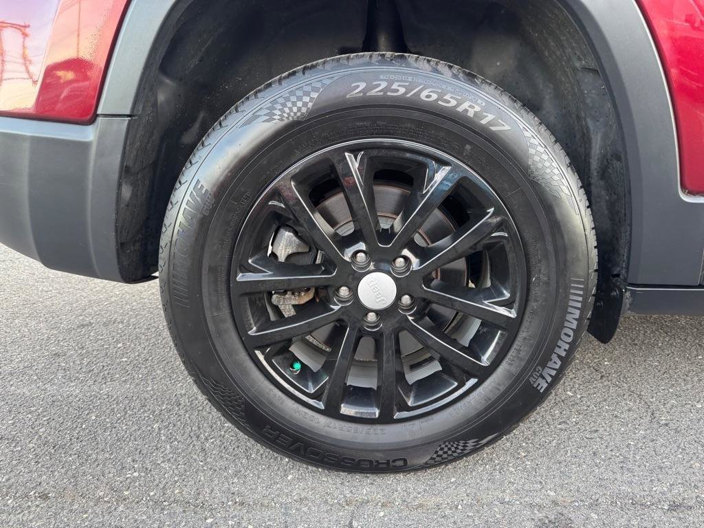 Used 2020 Jeep Cherokee Latitude w/ Cold Weather Group image 24