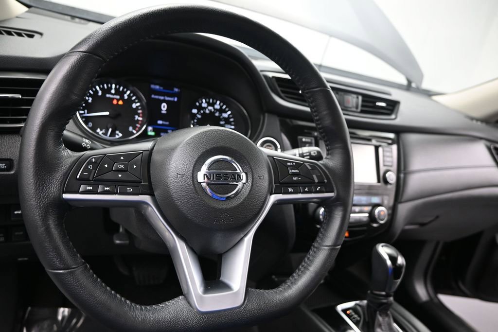 Used 2018 Nissan Rogue SV AWD/4WD image 17