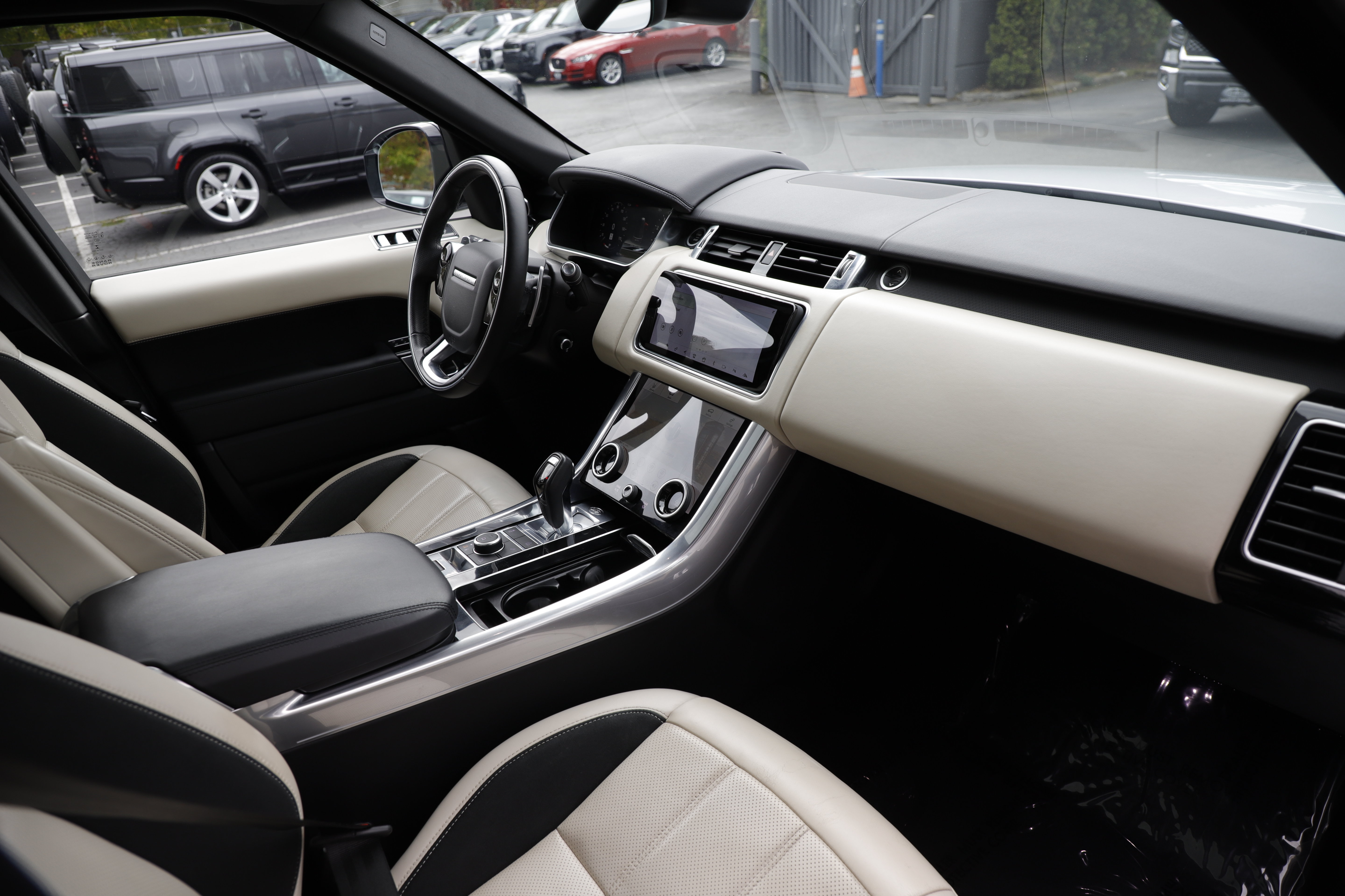Used 2020 Land Rover Range Rover Sport HSE Dynamic AWD/4WD image 9