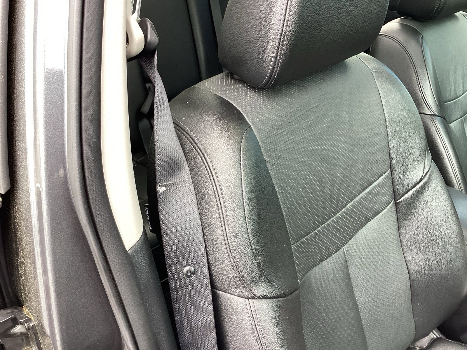 Used 2016 Nissan Rogue SL w/ SL Premium Package image 16