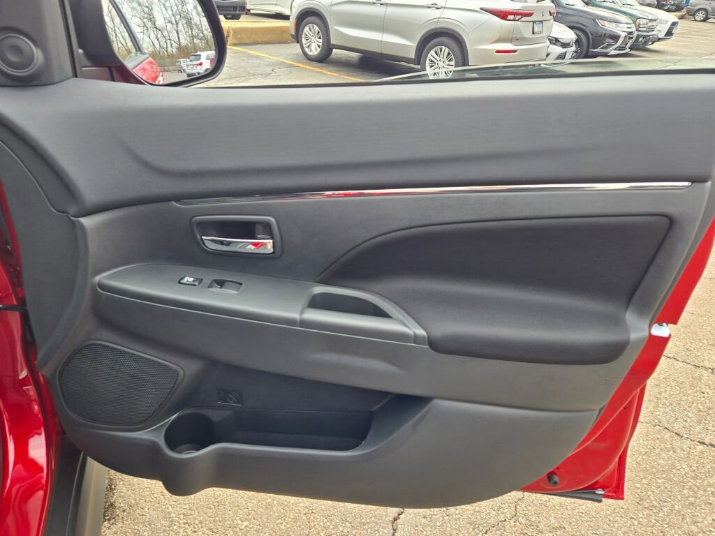 Used 2026 Mitsubishi Outlander Sport ES AWD/4WD image 6