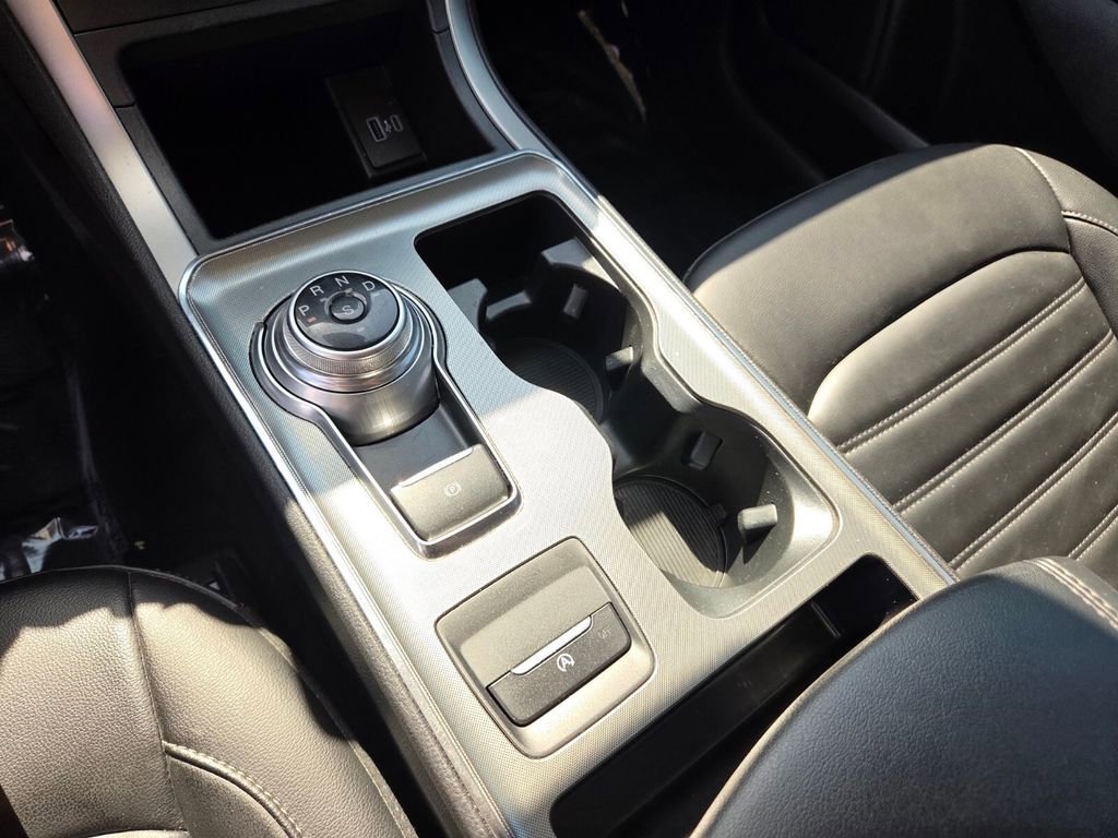 Used 2022 Ford Edge SEL image 25