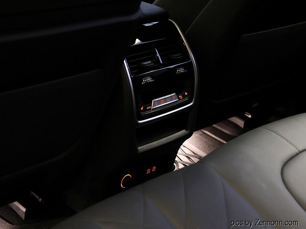 Certified 2024 BMW X5 xDrive50e w/ M Sport Package image 15