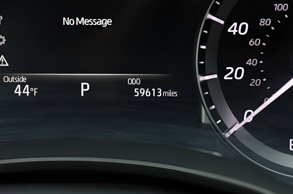 Used 2021 Toyota Highlander XLE image 36