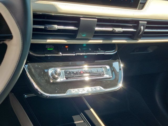 Certified 2025 Lincoln Corsair Grand Touring w/ Jet Appearance Package AWD/4WD image 13