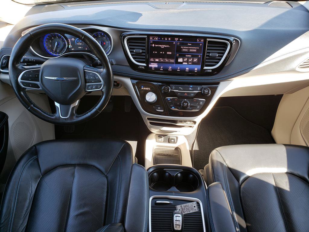 Used 2021 Chrysler Pacifica Touring-L FWD image 15