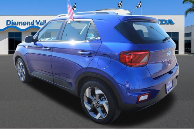 Used 2025 Hyundai Venue SEL image 5