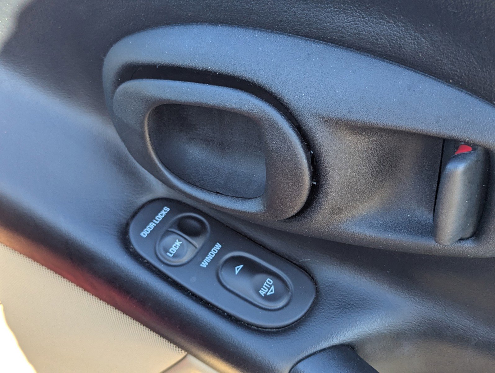 Used 2004 Chevrolet Corvette Convertible w/ Preferred Equipment Group image 17