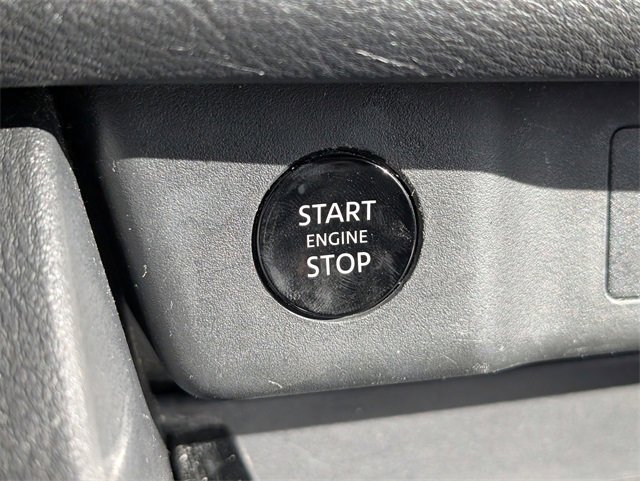 Used 2024 Nissan Rogue S image 27