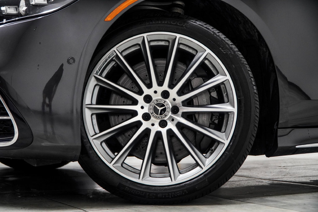 Used 2022 Mercedes-Benz S 500 4MATIC w/ AMG Line Package image 8