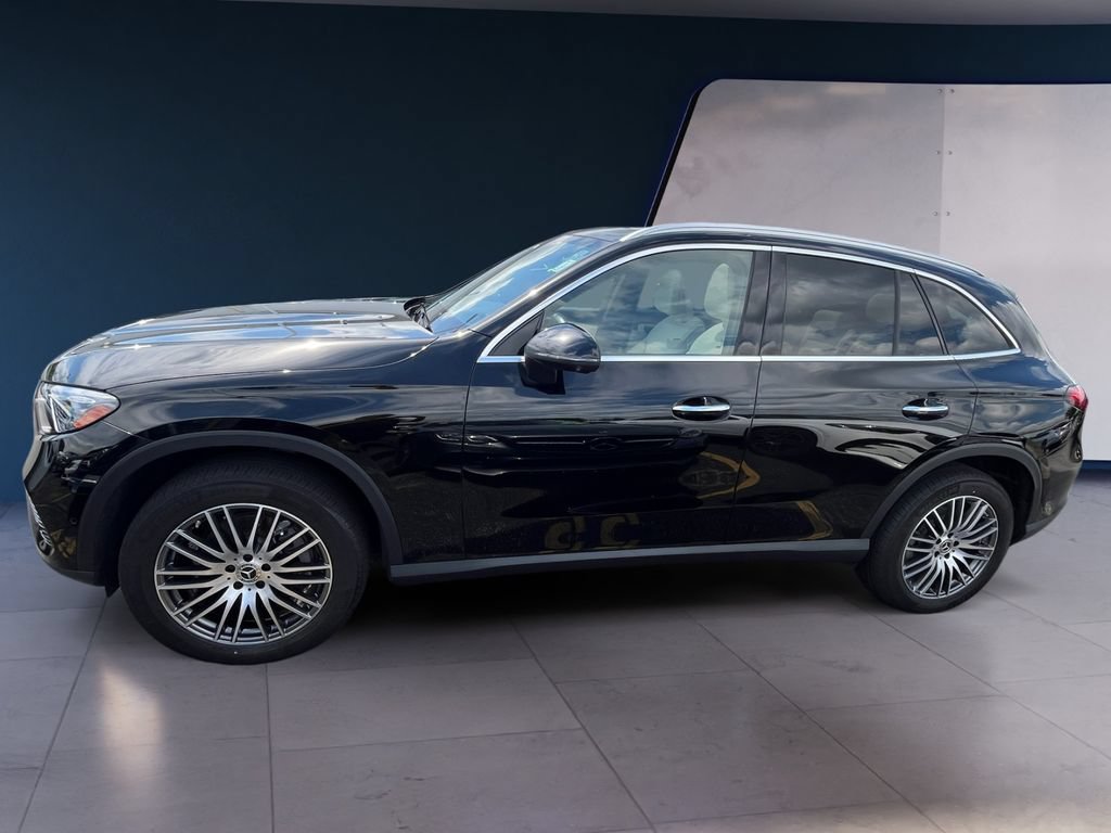 Certified 2023 Mercedes-Benz GLC 300 4MATIC image 2