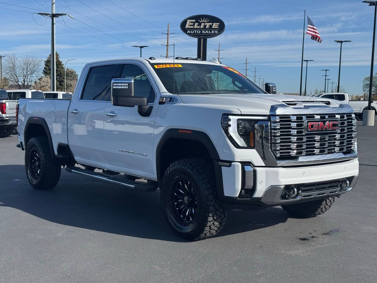 Used 2025 GMC Sierra 3500 Denali AWD/4WD image 3