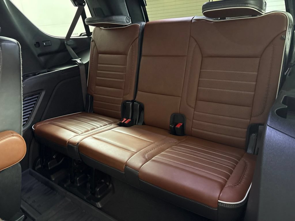 Used 2023 GMC Yukon Denali Ultimate AWD/4WD image 29