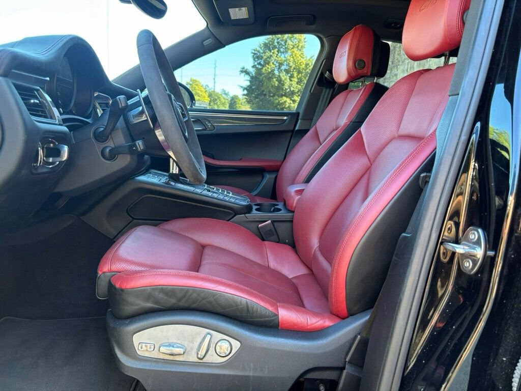 Used 2018 Porsche Macan GTS image 9