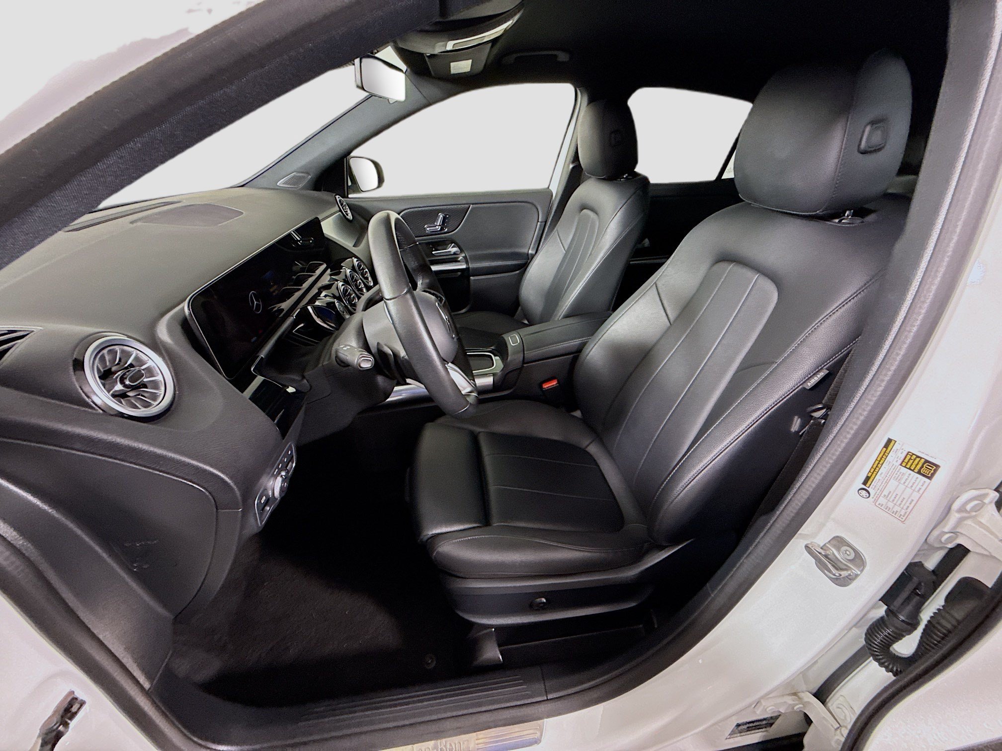Used 2025 Mercedes-Benz GLA 250 image 22