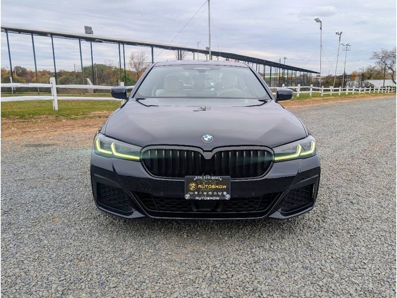 Used 2022 BMW 530i xDrive w/ M Sport Package image 2