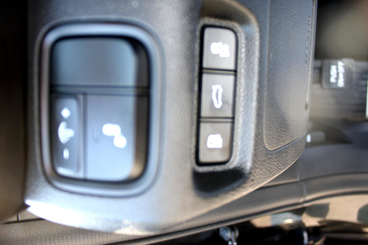 Used 2018 Kia Optima LX w/ 17" Alloy Wheels Package image 25