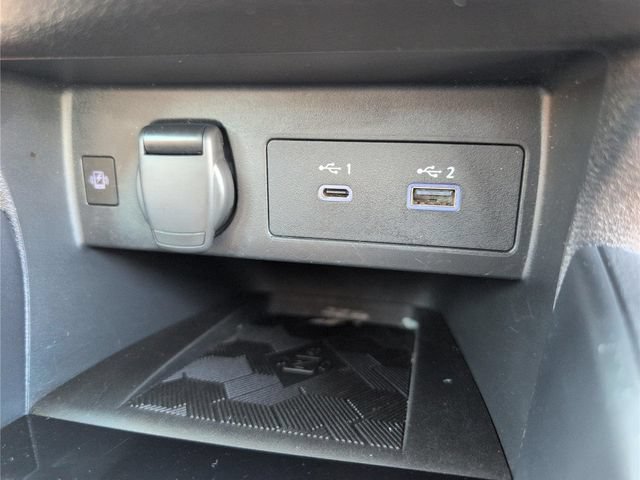 Used 2024 Nissan Versa SR FWD image 25