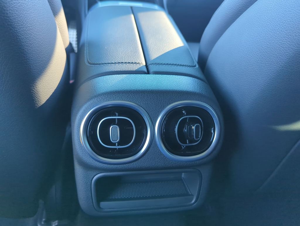 Used 2025 Mercedes-Benz GLC 300 4MATIC image 22