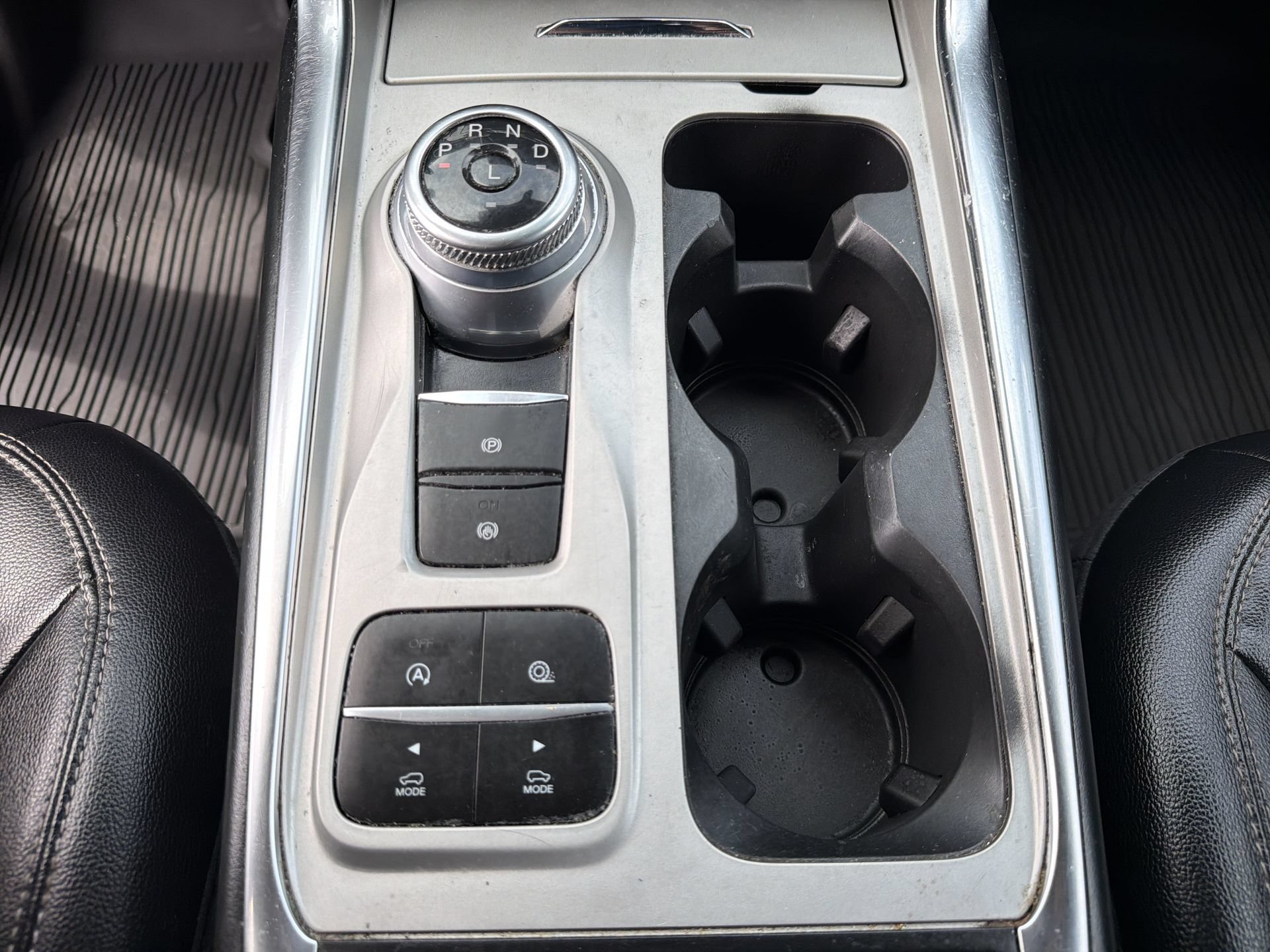 Used 2021 Ford Explorer Limited w/ Equipment Group 301A RWD image 13